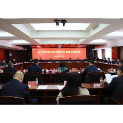 陈飞在湖南农业集团调研座谈时强调：为把农业建设成为现代化大产业作出贡献