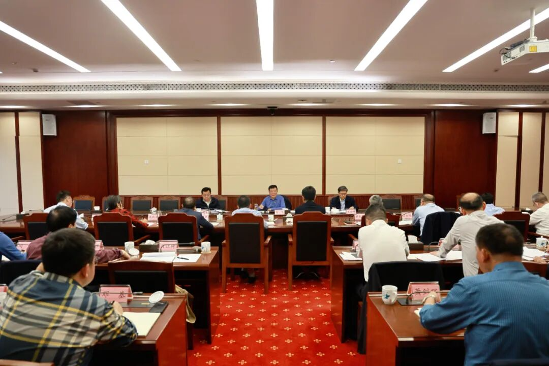 陈飞在人大信访工作分析分类分转督办会议上强调：要认真做好送上门的群众工作 千方百计为群众排忧解难