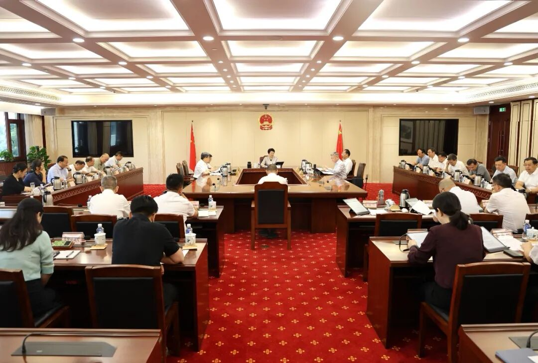 省十四届人大常委会举行第七十四次主任会议   决定省十四届人大常委会第二十三次会议6月28日至29日在长沙举行