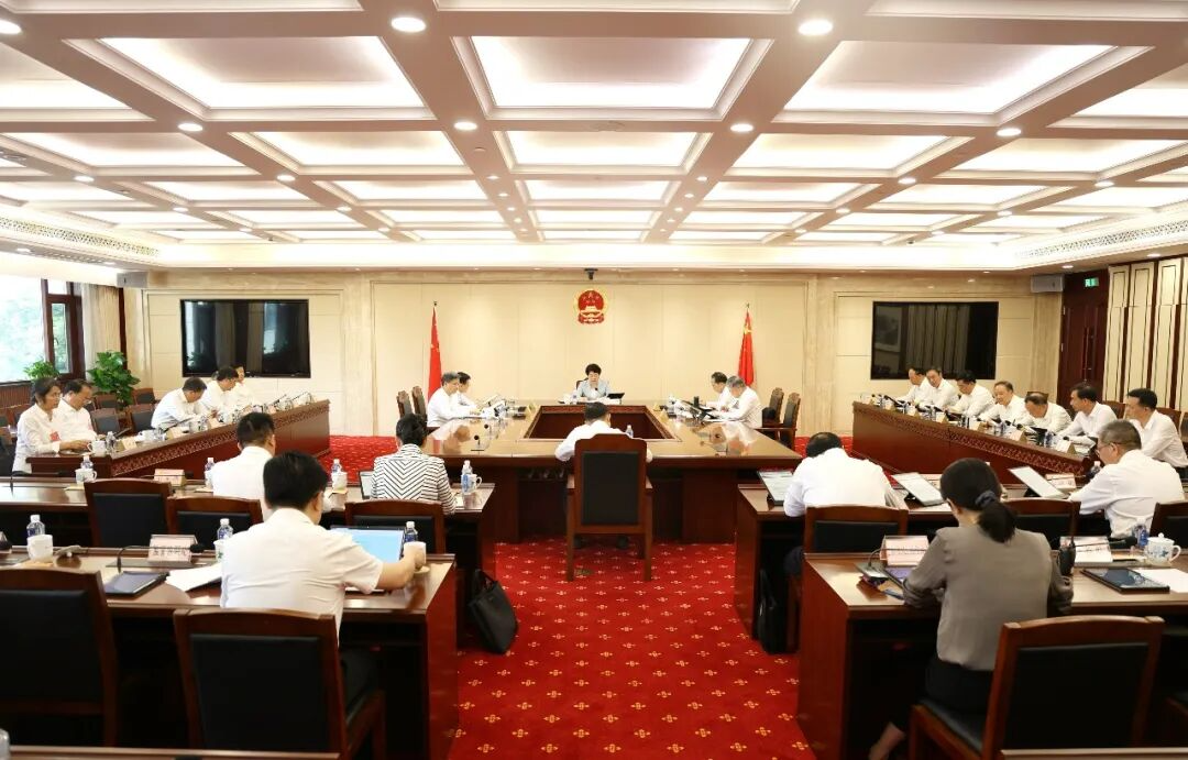 吴桂英主持召开省人大常委会党组2026年第12次会议