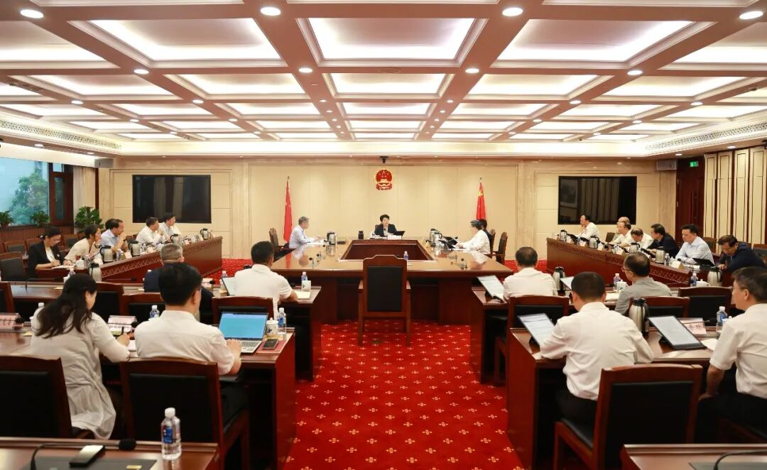 吴桂英主持召开省人大常委会党组2026年第11次会议