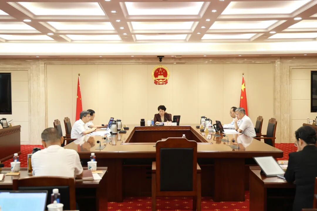吴桂英主持召开省人大常委会党组2026年第15次会议