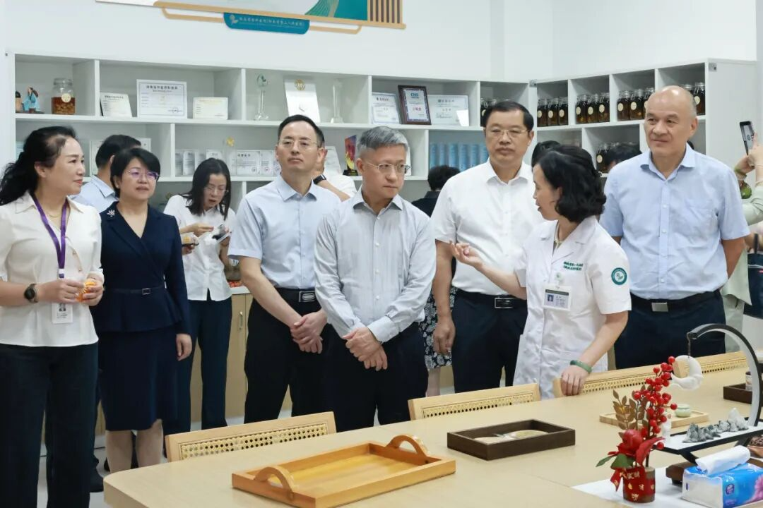 胡旭晟率队视察公共卫生专项资金项目