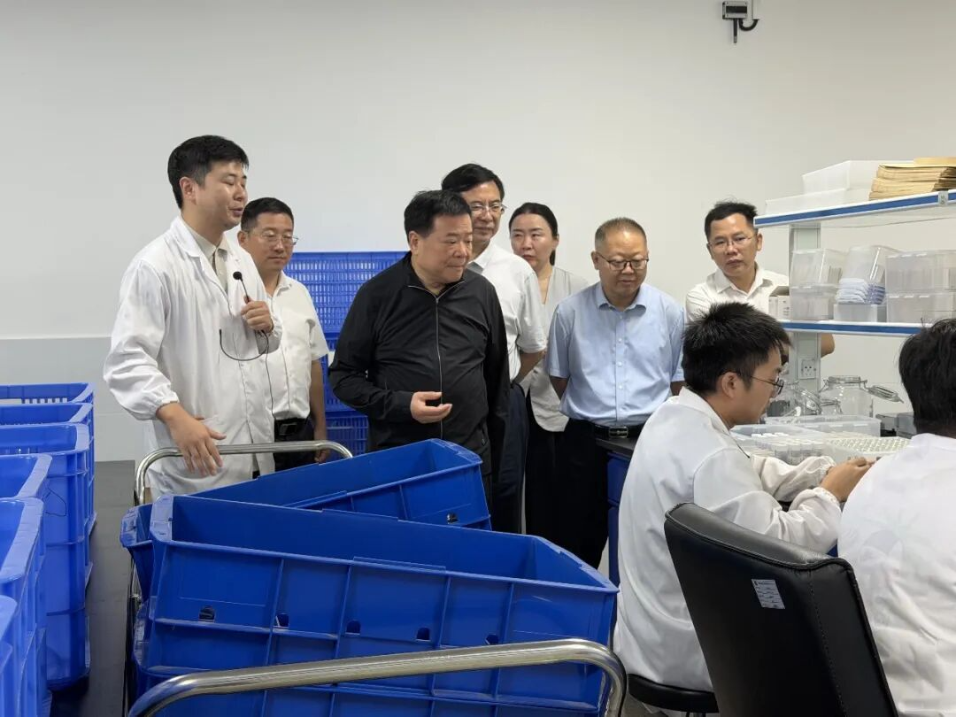 陈飞率队赴省林业种苗繁育示范中心调研