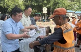 民建益阳市委会开展慰问环卫工人活动