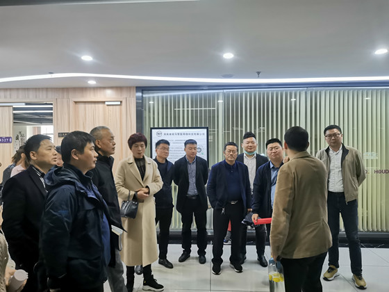 益阳民建二支部、六支部联合开展“后疫情时代的挑战与机遇”的主题活动2 (1)_副本.jpg