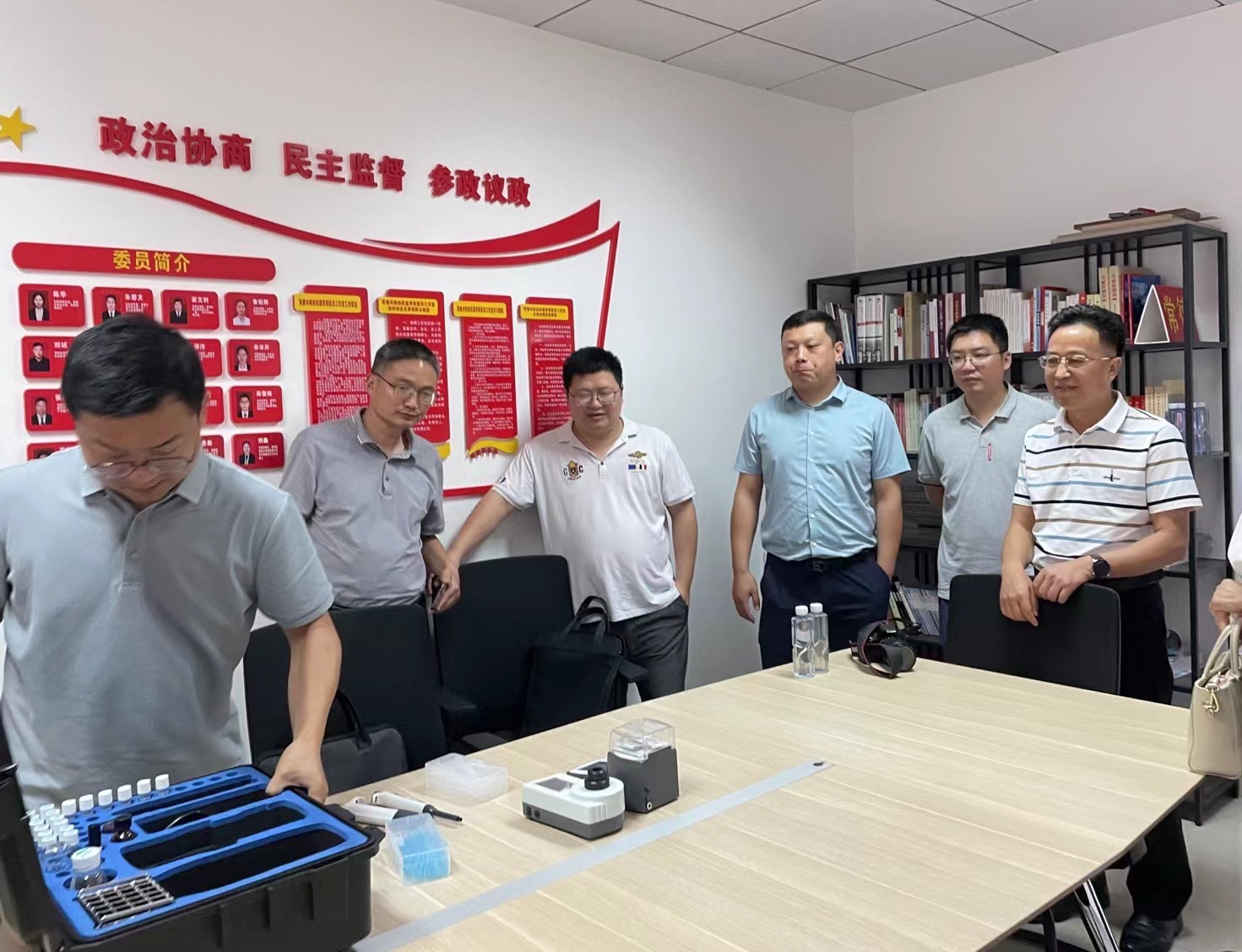 赴常德调研黑臭水体基层监测点2.jpg