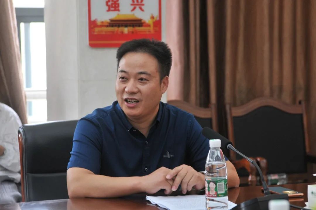 张文彪主持活动.jpg