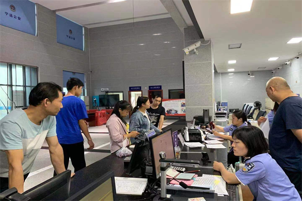宁远县公安：高考在即身份证丢失 民警帮助考生加急补办.png