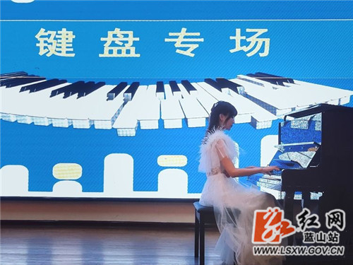 蓝山县中小学音乐教师基本功比赛圆满落幕.jpg