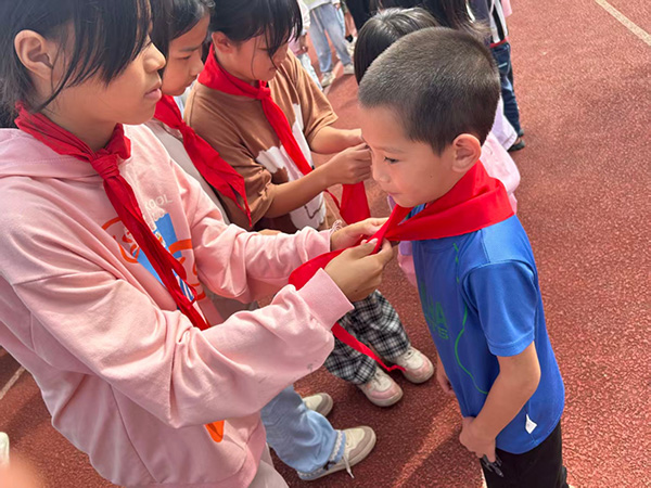 蓝山县各小学举行新队员入队仪式（三）1.jpg