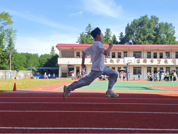 蓝山县各中小学举办秋季运动会（一）3.jpg