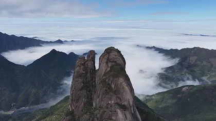 大美蓝山：云海托明月 美景共流连