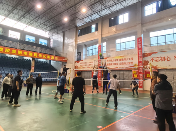 蓝山县各中小学:热血逐梦赛场 挥洒青春激情(五)3.jpg 蓝山县各中小学:热血逐梦赛场 挥洒青春激情(五)3.jpg