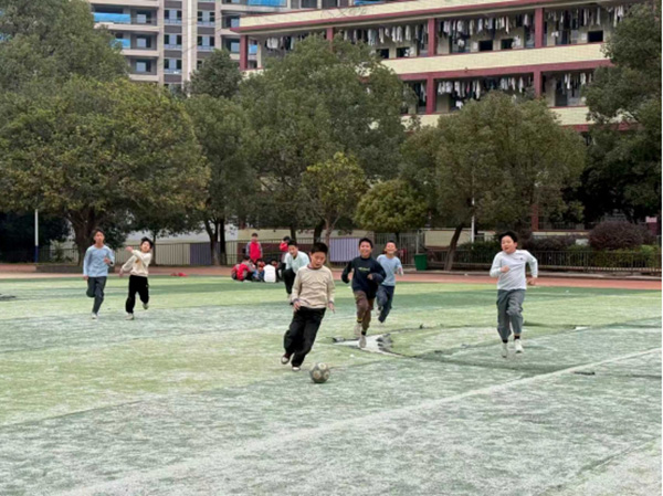 蓝山县各中小学:热血逐梦赛场 挥洒青春激情(三)3.jpg 蓝山县各中小学:热血逐梦赛场 挥洒青春激情(三)3.jpg