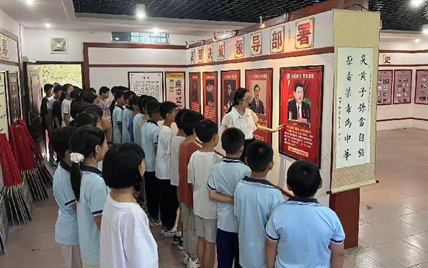 蓝山县各中小学参观禁毒教育基地（一）1.jpg
