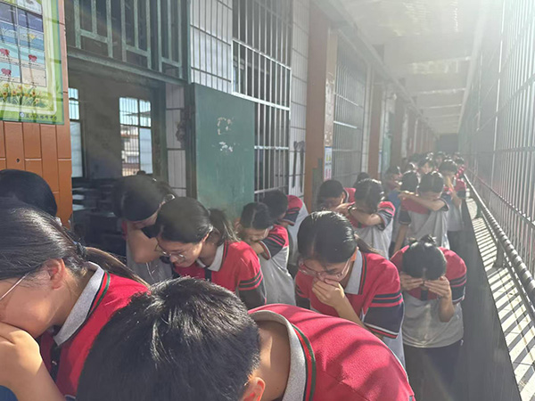 中小学开展应急演练24.jpg