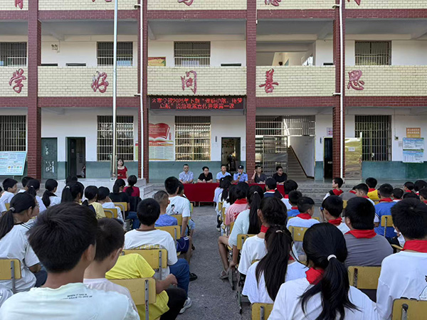 火市学校开展“资助护航 逐梦启航”资助政策宣传.jpg