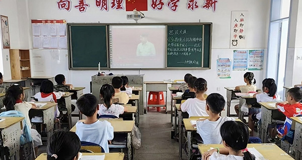 蓝山县各中小学举行纪念“九一八”爱国主义教育（一）5.jpg