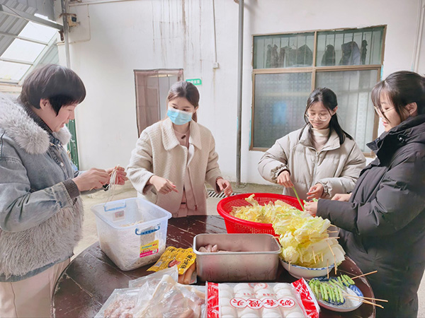蓝山县各中小学举办庆元旦系列活动(二)2.jpg 蓝山县各中小学举办庆元旦系列活动(二)2.jpg