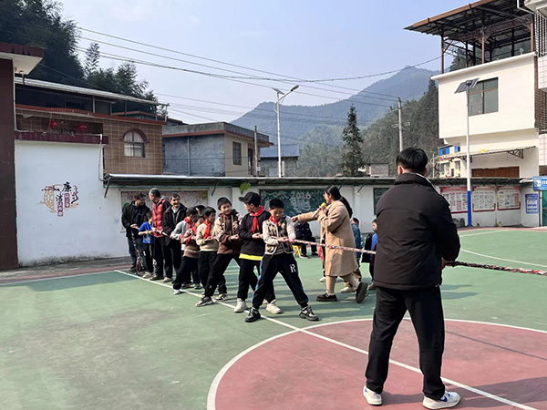 蓝山县各中小学举办庆元旦系列活动(四)1.jpg 蓝山县各中小学举办庆元旦系列活动(四)1.jpg