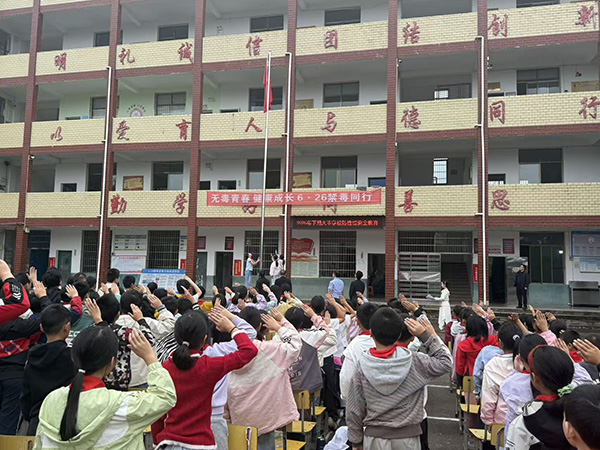 K44.jpg K44.jpg