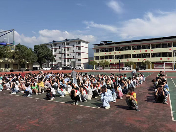 Y12.jpg Y12.jpg