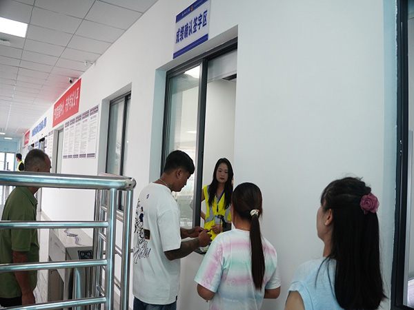 (图片新闻)蓝山驾考分考场正式开考1.jpg