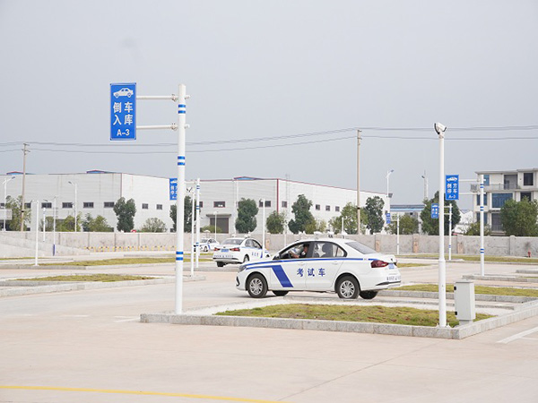 (图片新闻)蓝山驾考分考场正式开考2.jpg