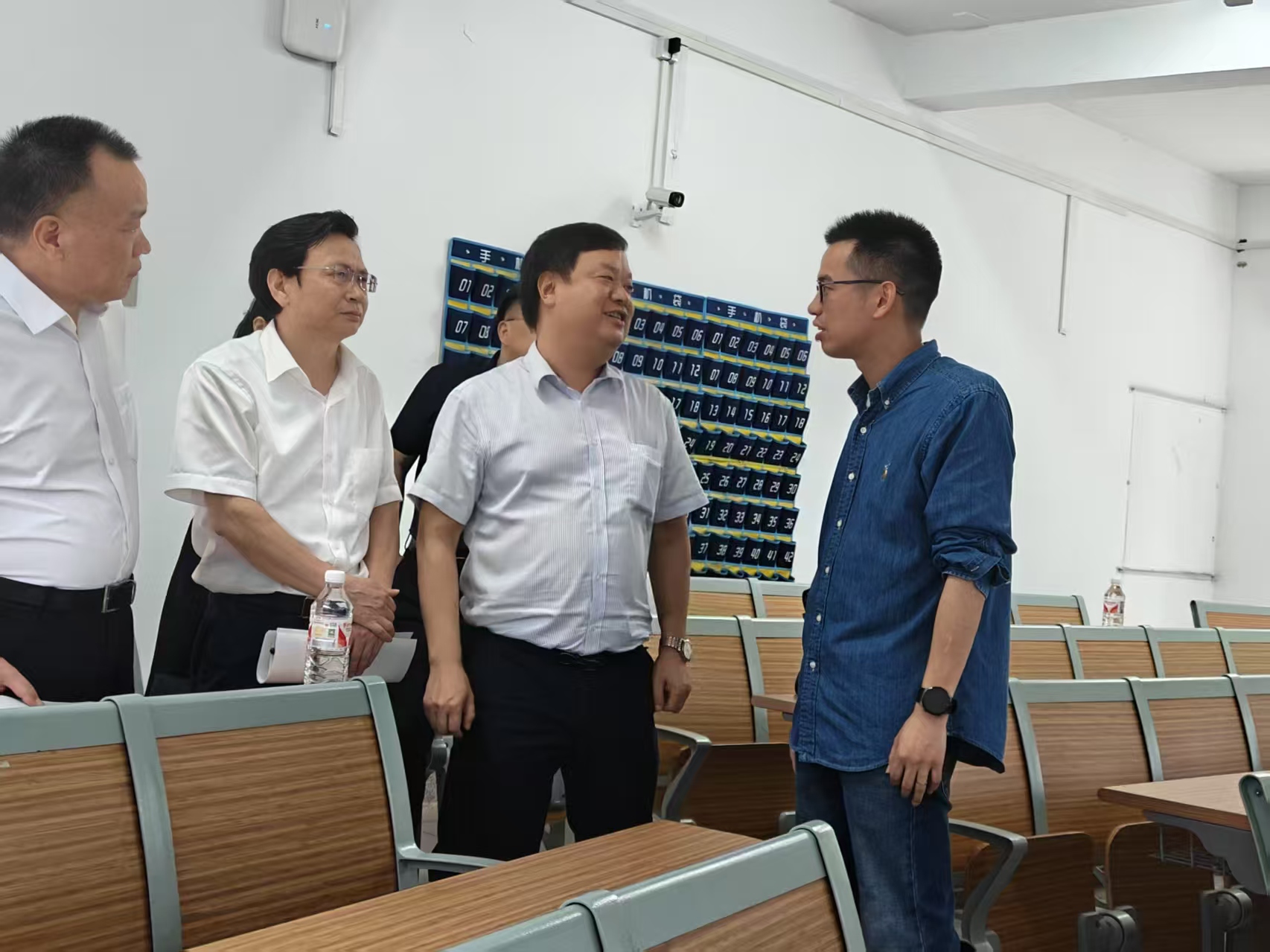 专家1.jpg