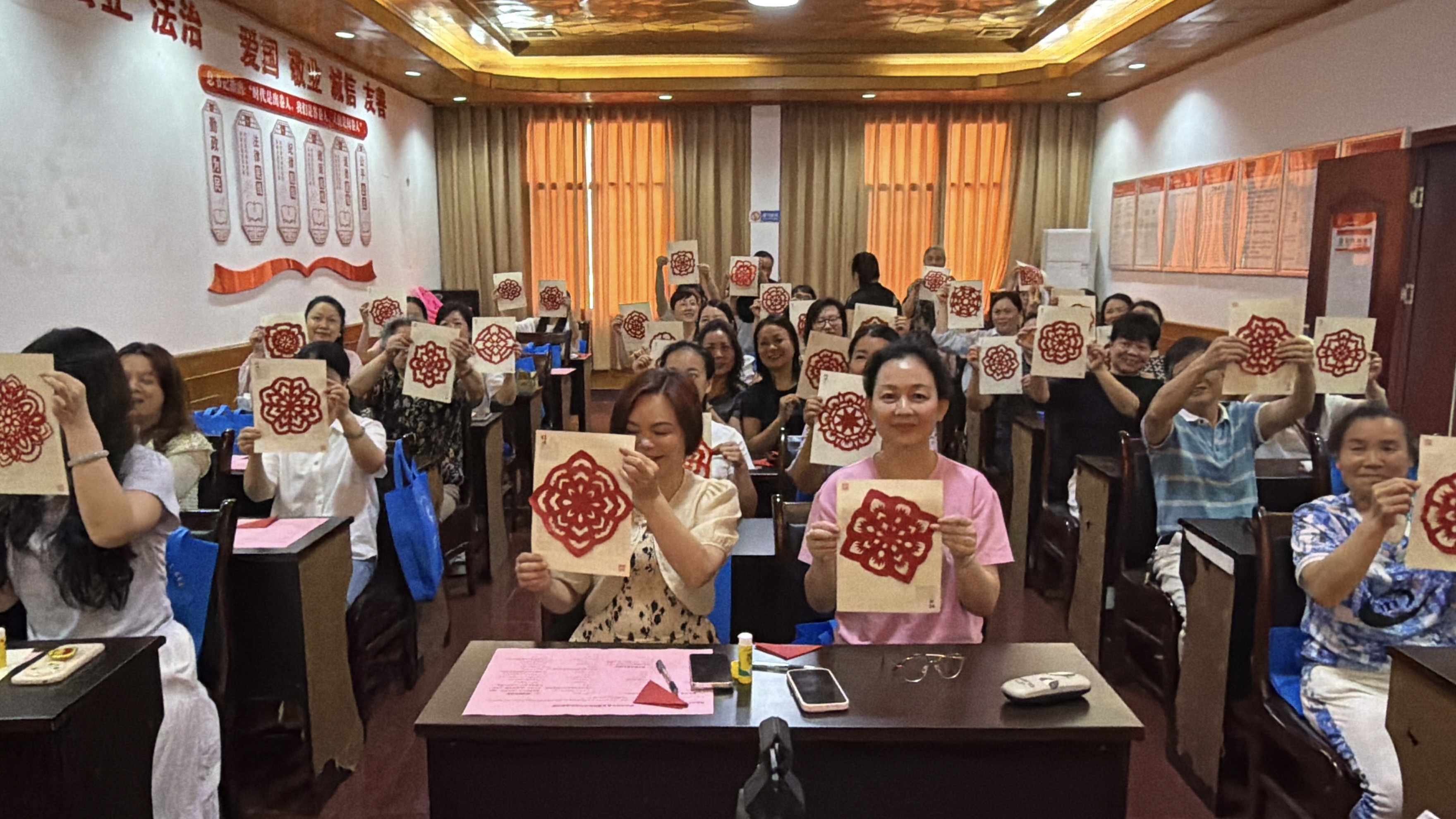 图片2.jpg 图片2.jpg
