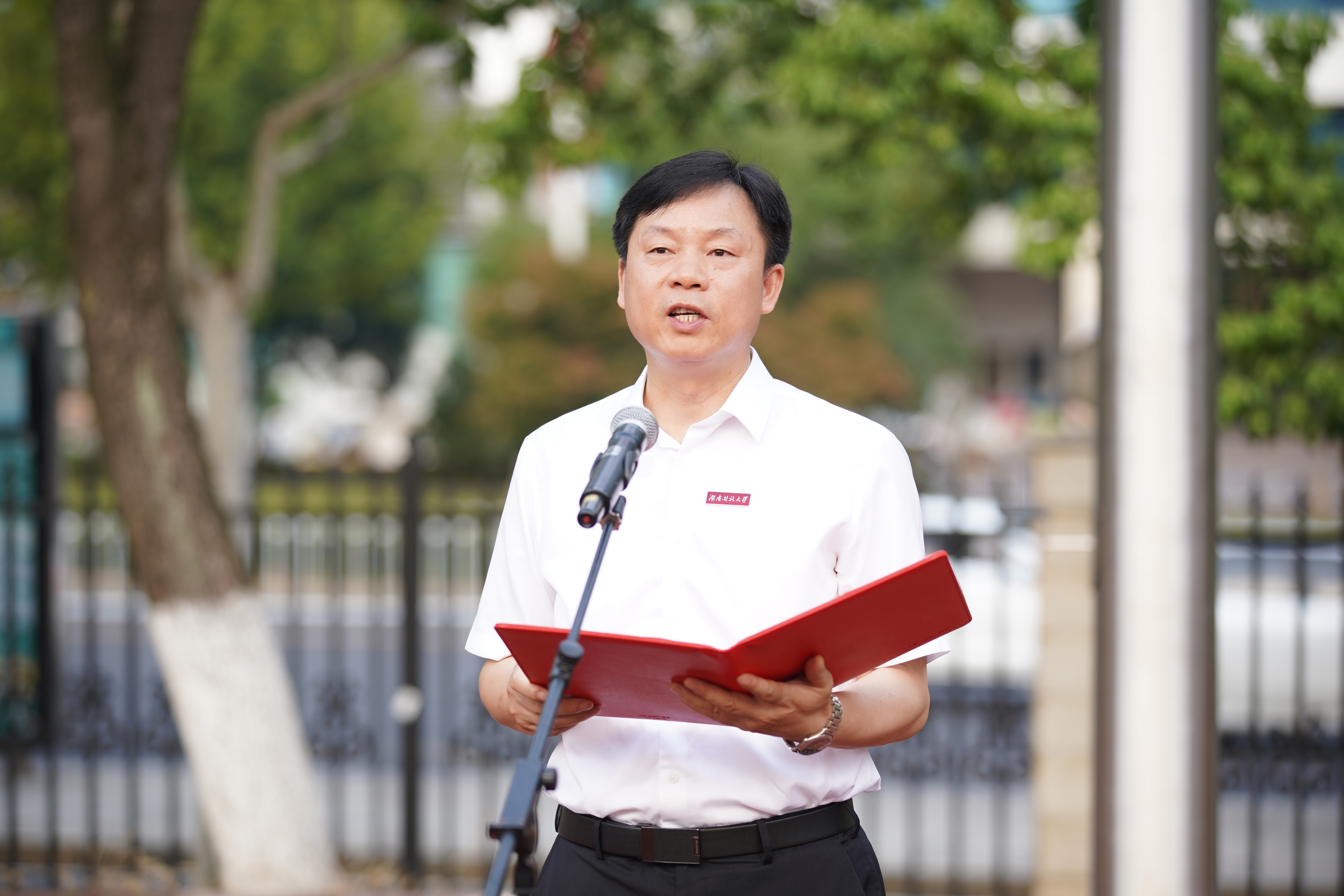 0908龙书记.jpg