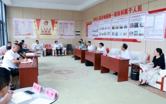 袁勝良參加“深入代表聯(lián)絡(luò)站、聯(lián)系群眾辦實(shí)事、匯集民智促發(fā)展”代表小組主題活動(dòng)