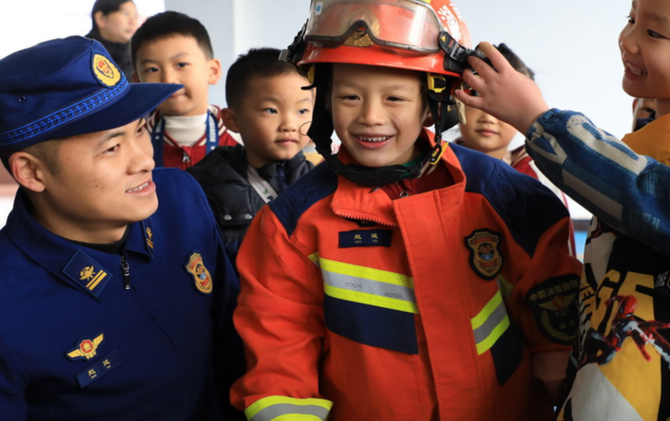 江永：沉浸式体验学消防 安全种子播心间