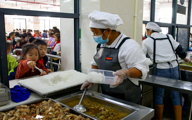 江永：“家长工友”携手AI赋能 共筑校园“明厨亮灶”