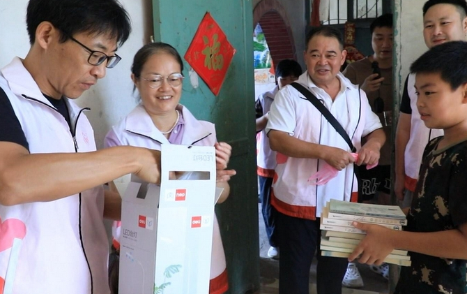 江永：“宝贝书桌”温暖入户 为乡村孩子筑梦启航