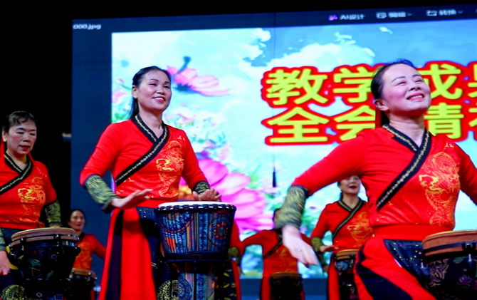 江永：老年大学展演竞答展风采 银发学子乐学跟党走