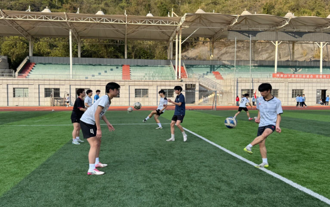 江永：全力备战“永超”联赛 绿茵逐鹿展风采