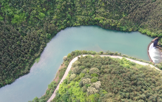 江永：晴日映瑶山 大坝风光美
