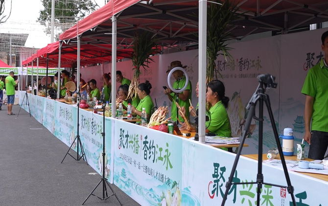 江永：供销搭台兴直播 双线助农促振兴