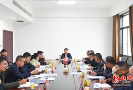 江涛主持召开县城区G209、G354周边规范管理工作推进会