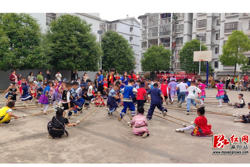【铸牢中华民族共同体意识】麻阳龙升社区举办端午主题活动促进民族团结