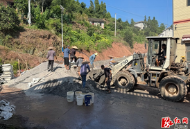 挥锹铲土建家乡！岩门镇村民当“主角”，共建家乡办实事