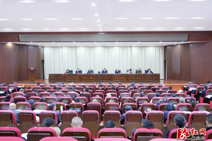 县委、县政府召开全县促进民营经济发展壮大暨“企业服务年”行动推进大会 江涛出席并讲话 胡宏林主持