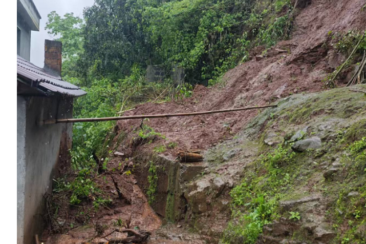 麻阳江口墟镇2户6人成功避险