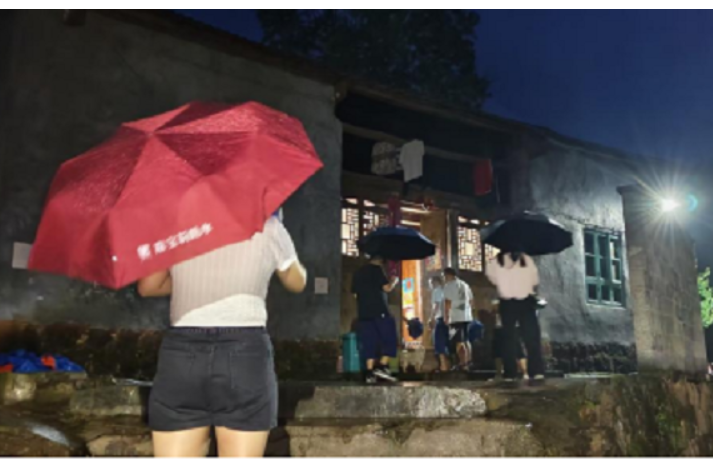 闻“汛”而动暖民心 板栗树乡枣子喇村连夜守护群众安居