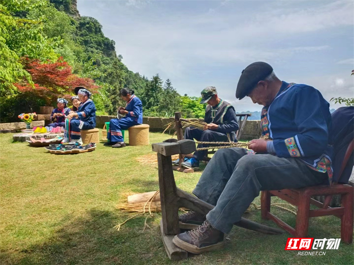 居民自制手工艺品.jpg