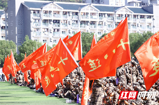 开学典礼现场 莫家萱摄.jpg