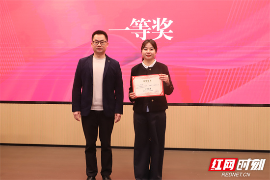 比赛颁奖现场 李晴摄.jpg