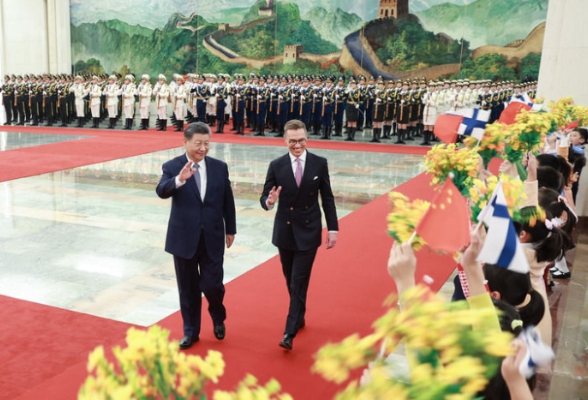 习近平同芬兰总统斯图布会谈